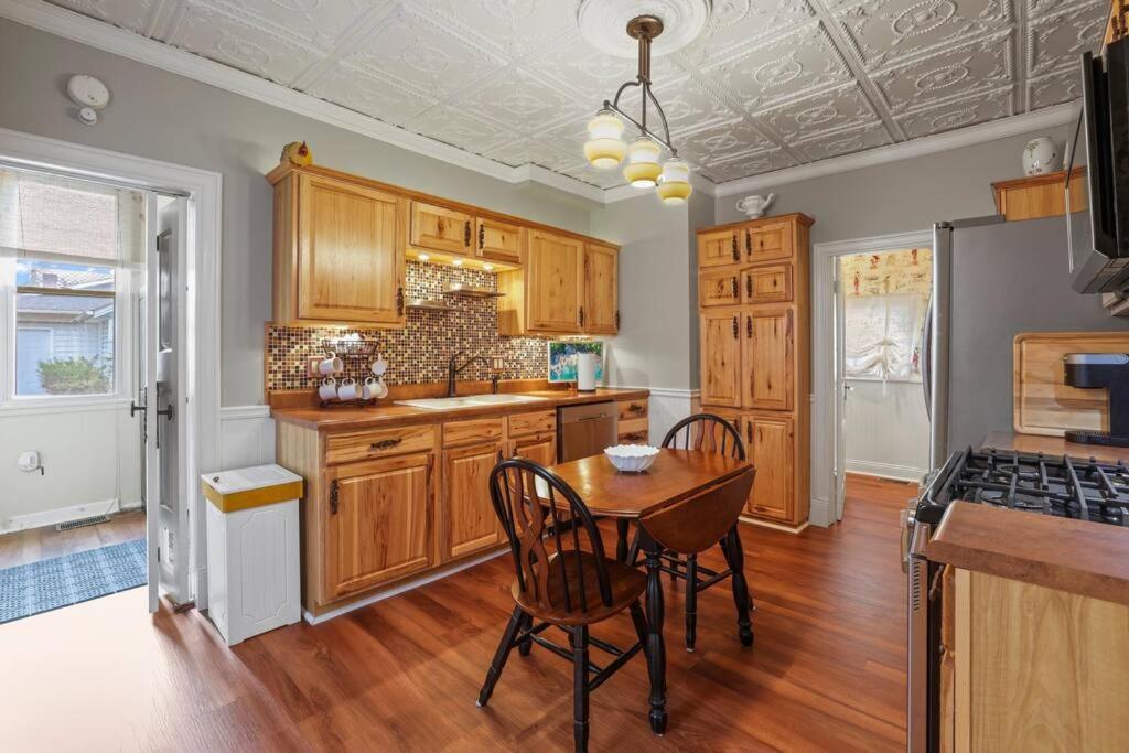 Charming Victorian Home - 2 Minutes To Downtown Lancaster Luaran gambar